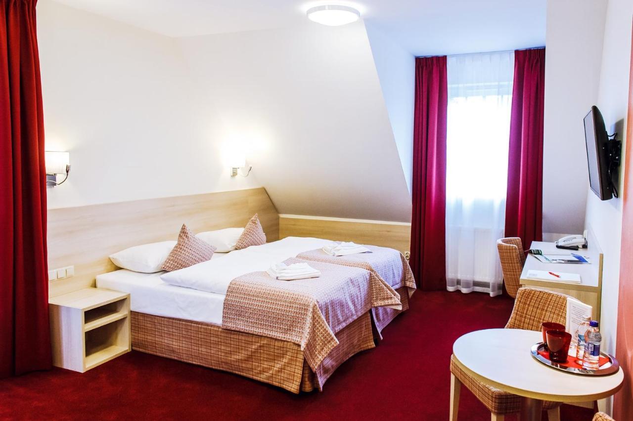 Hotel Willa Odkrywcow Szklarska Poręba Exteriör bild