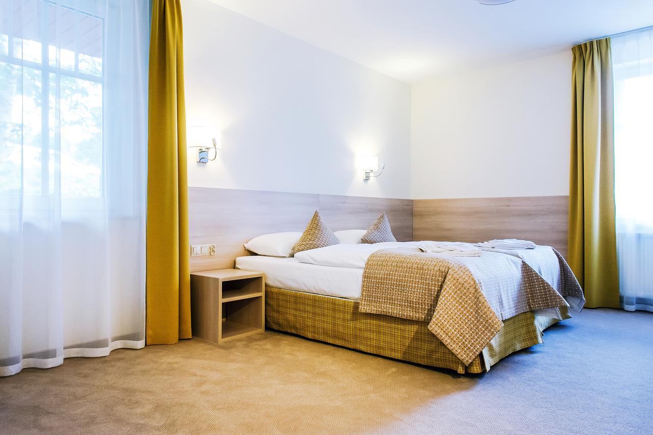 Hotel Willa Odkrywcow Szklarska Poręba Exteriör bild